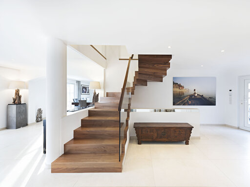 Zig-Zag Turn - modern Treppen Zickzack Siller Treppen Glasgeländer Holz steps 4