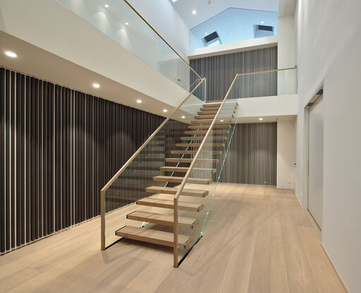 Mistral Monumental - Siller Treppen Design Glastreppe Wangen in einem Stück MünchenPB300025