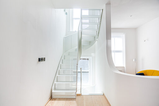 Industriedesign 1 - Tottenham Street London Stahltreppen perforiertes Stahlblech Siller Treppen Tottenham Street London Stahltreppen perforierter Stahl Siller Treppen Bild 024